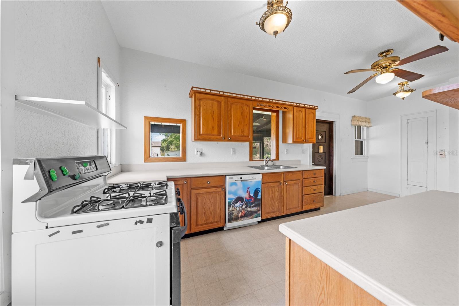 PINECREST - Residential