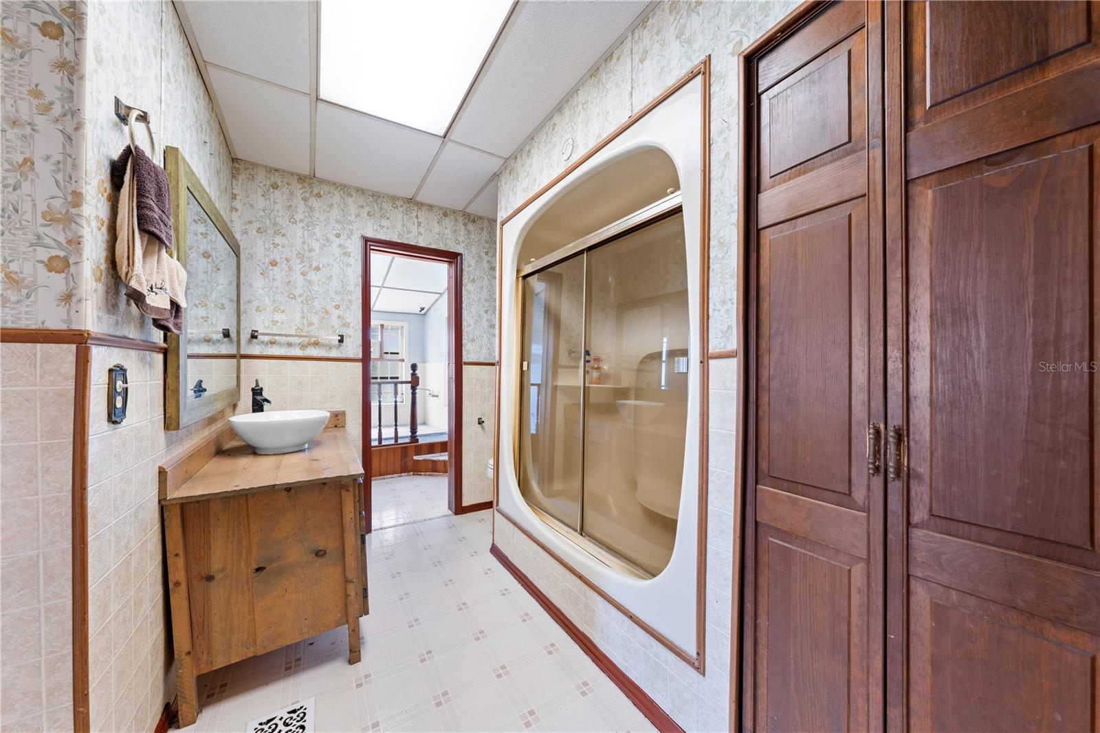 PINECREST - Residential