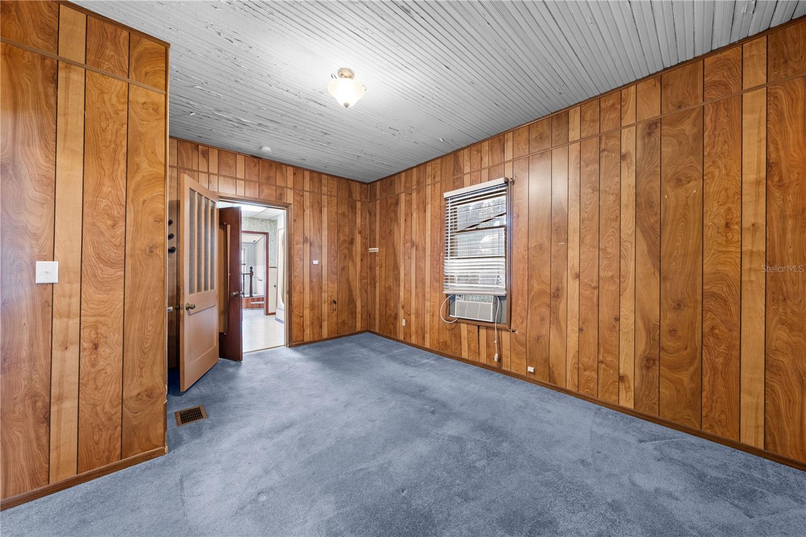 PINECREST - Residential