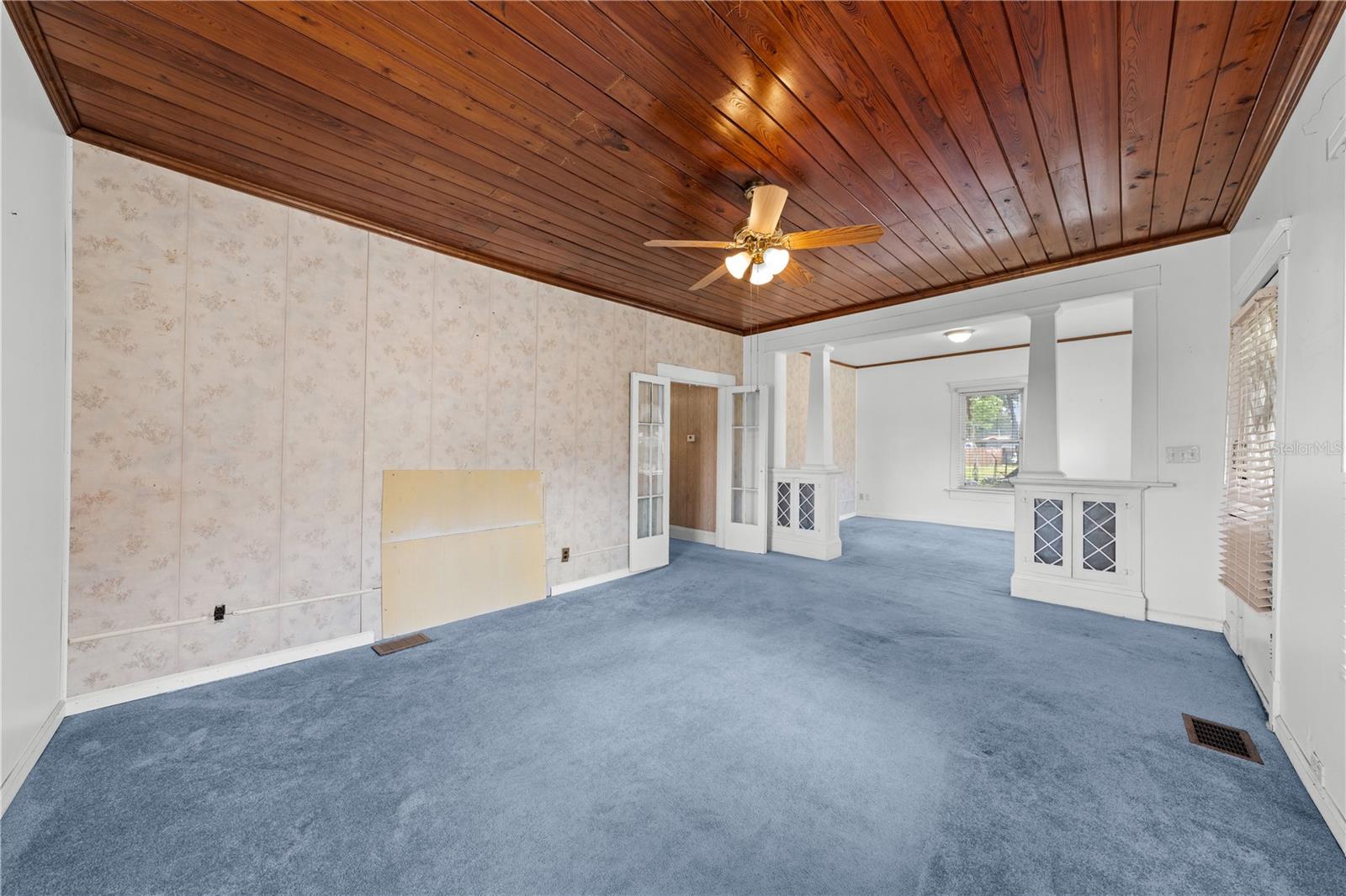 PINECREST - Residential