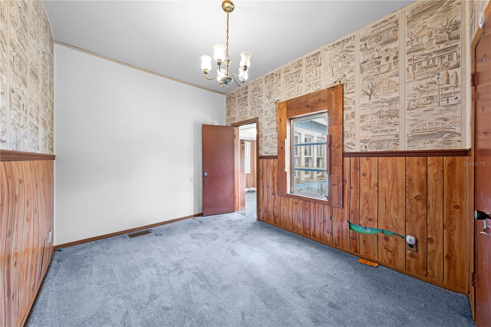 PINECREST - Residential