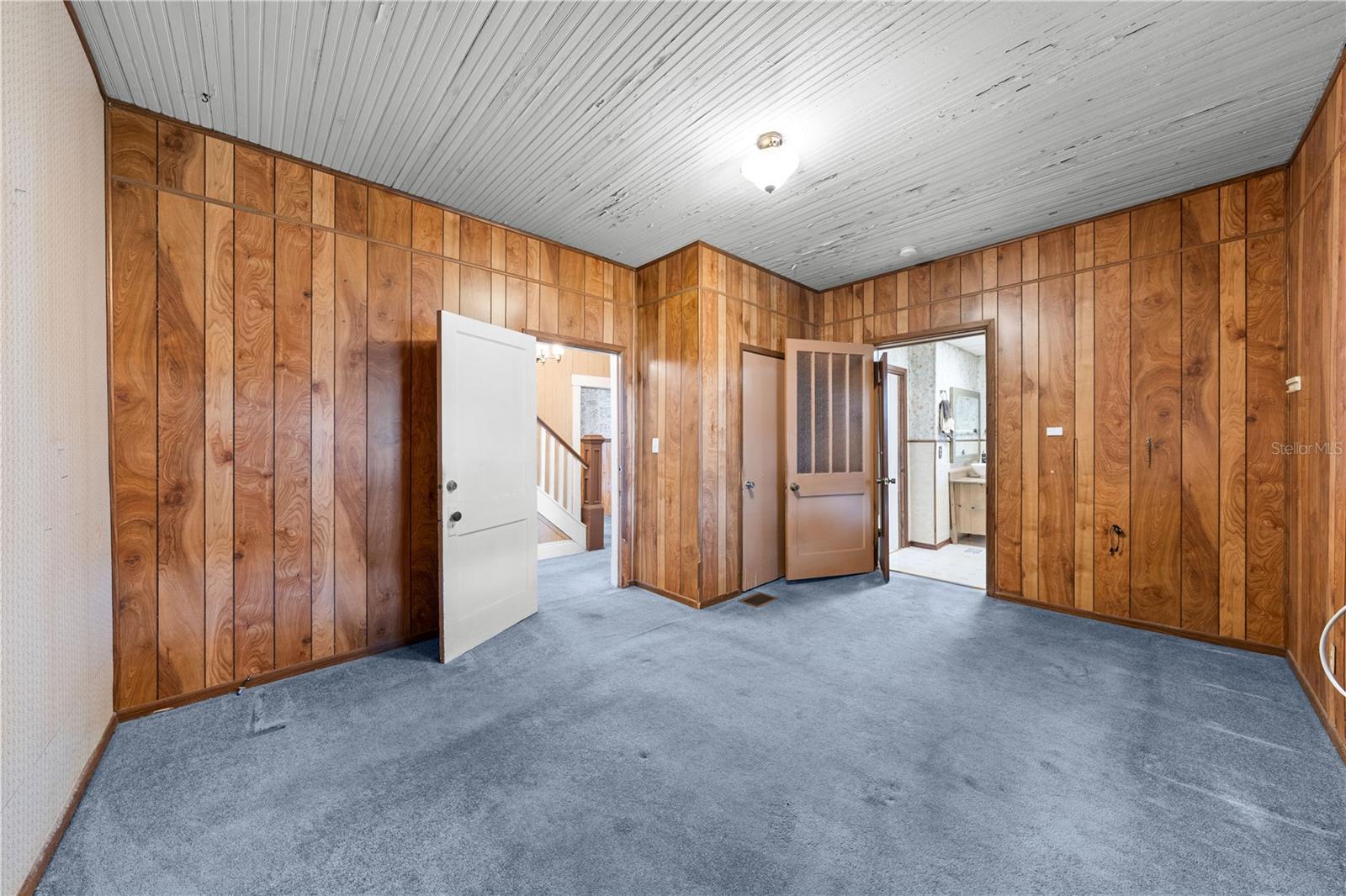 PINECREST - Residential