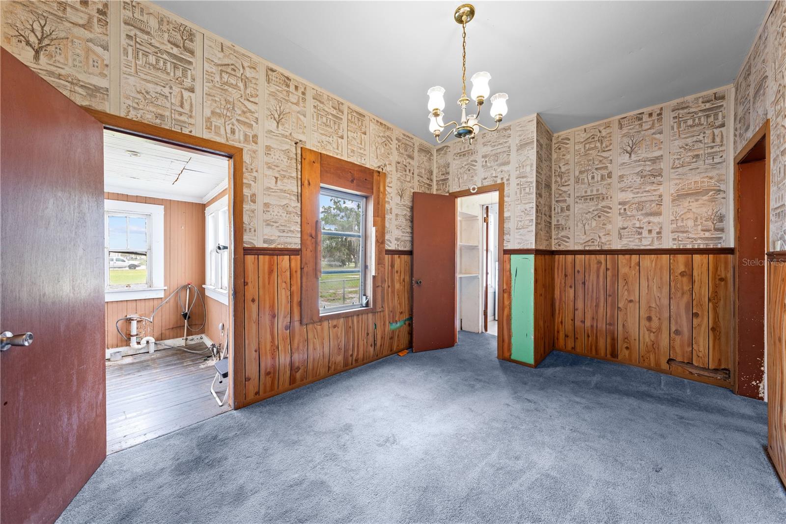 PINECREST - Residential