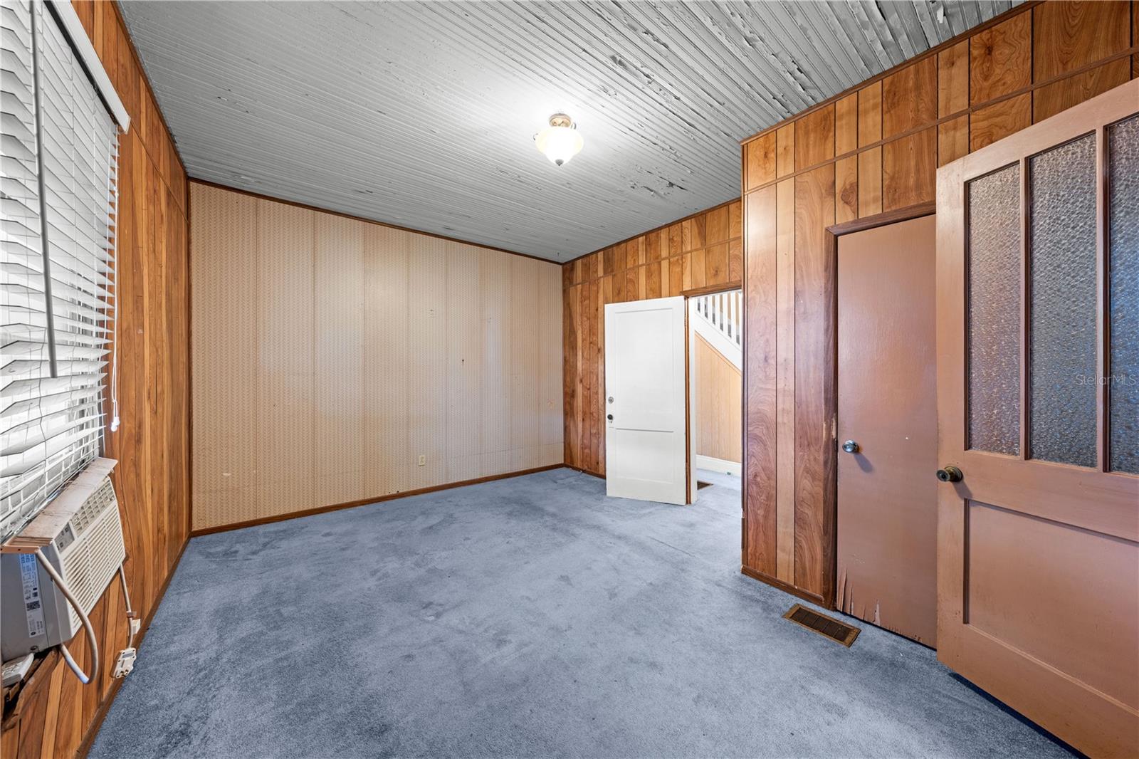 PINECREST - Residential