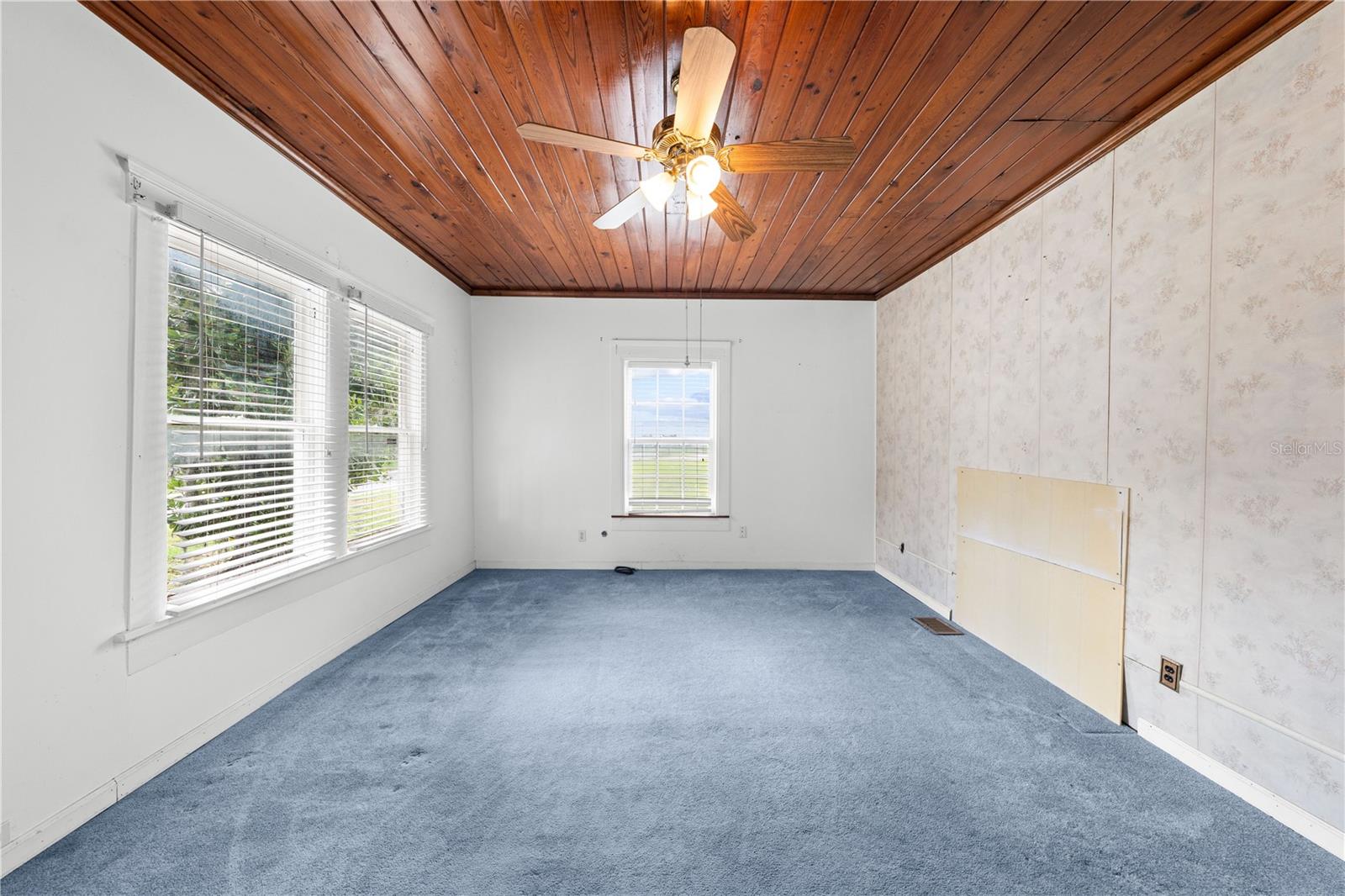 PINECREST - Residential