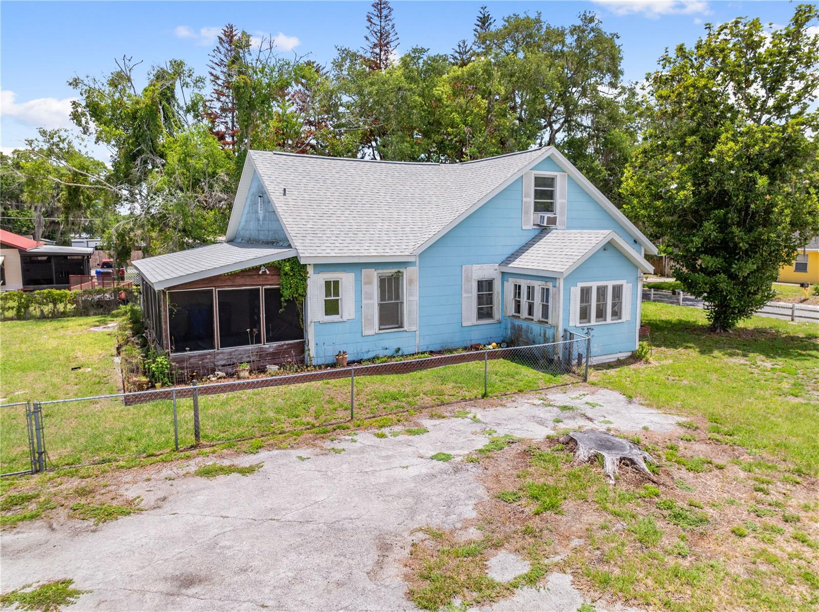 1911 VERONA STREET