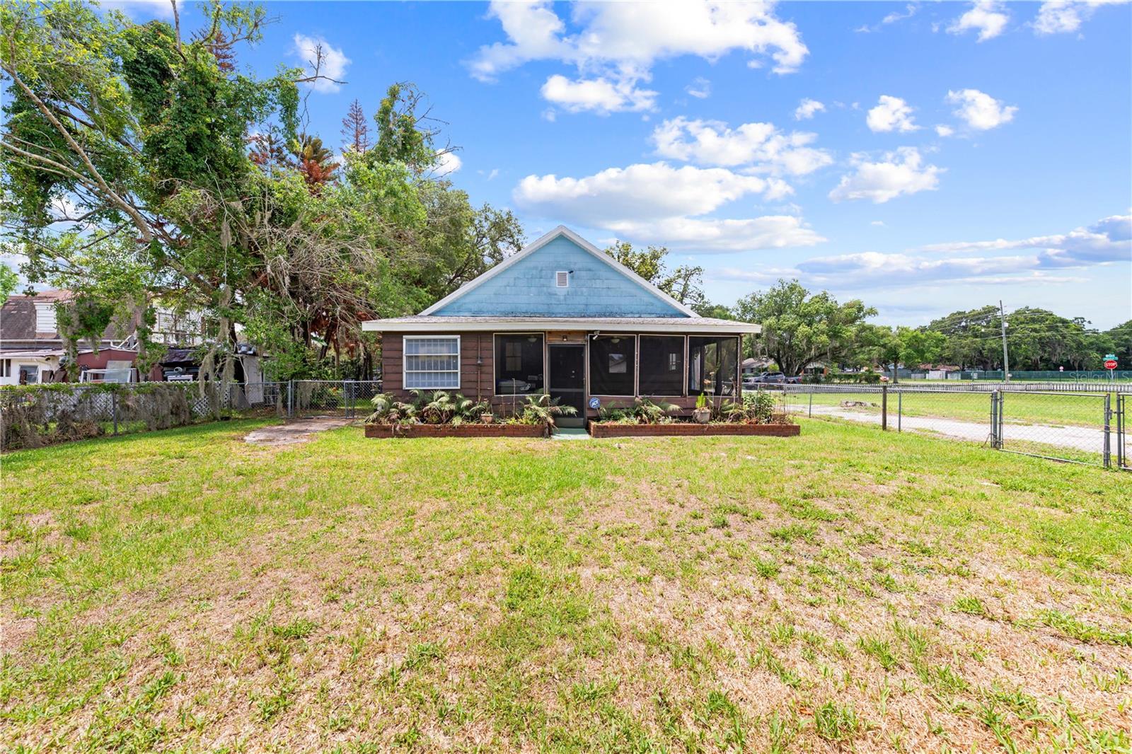 PINECREST - Residential