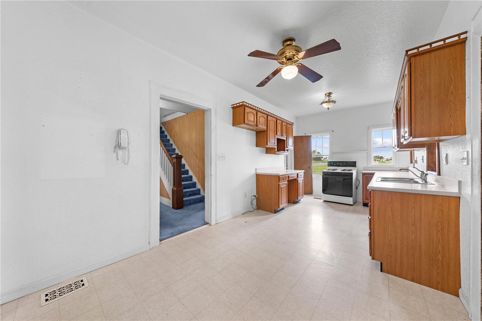 PINECREST - Residential