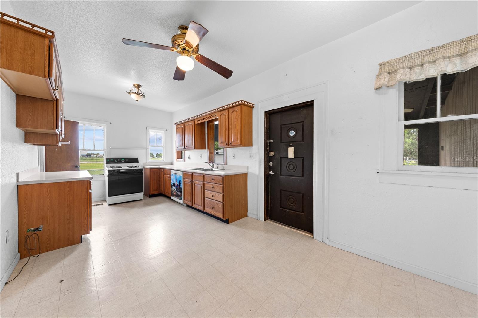 PINECREST - Residential