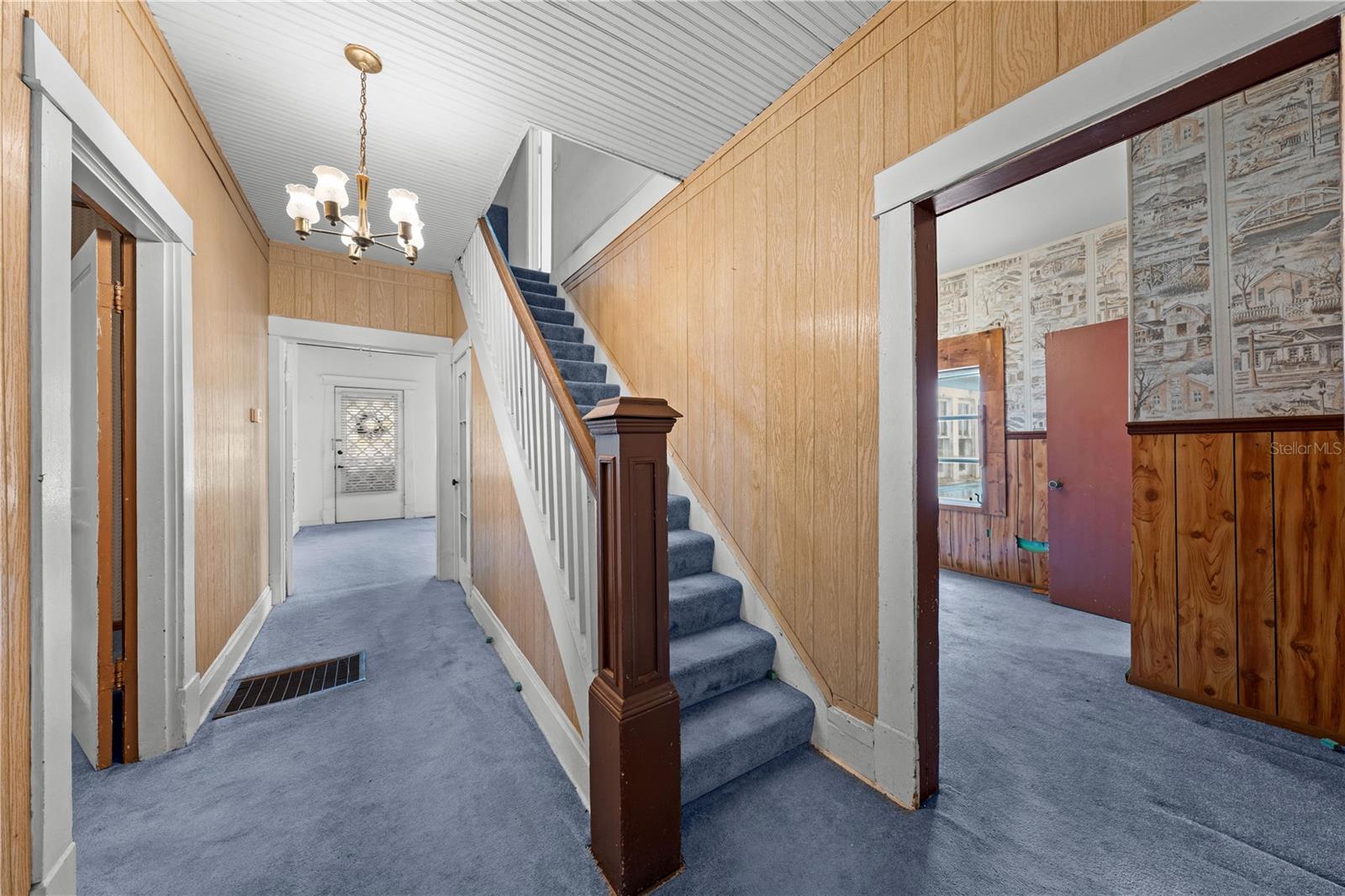 PINECREST - Residential