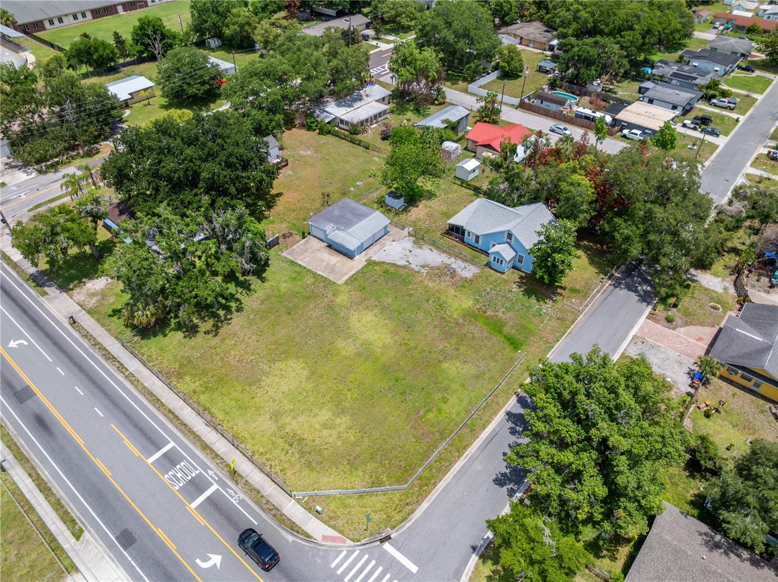PINECREST - Residential
