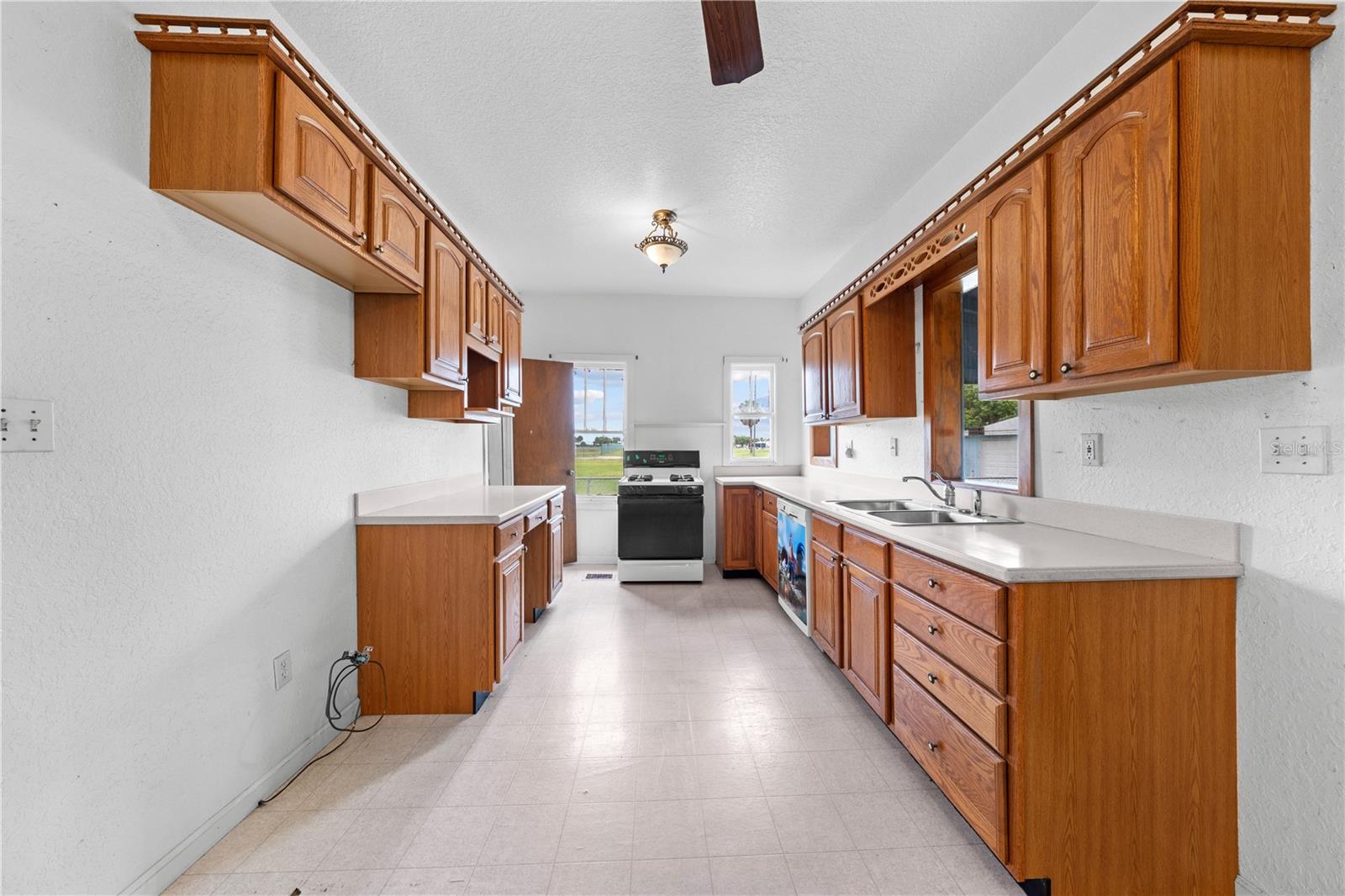 PINECREST - Residential