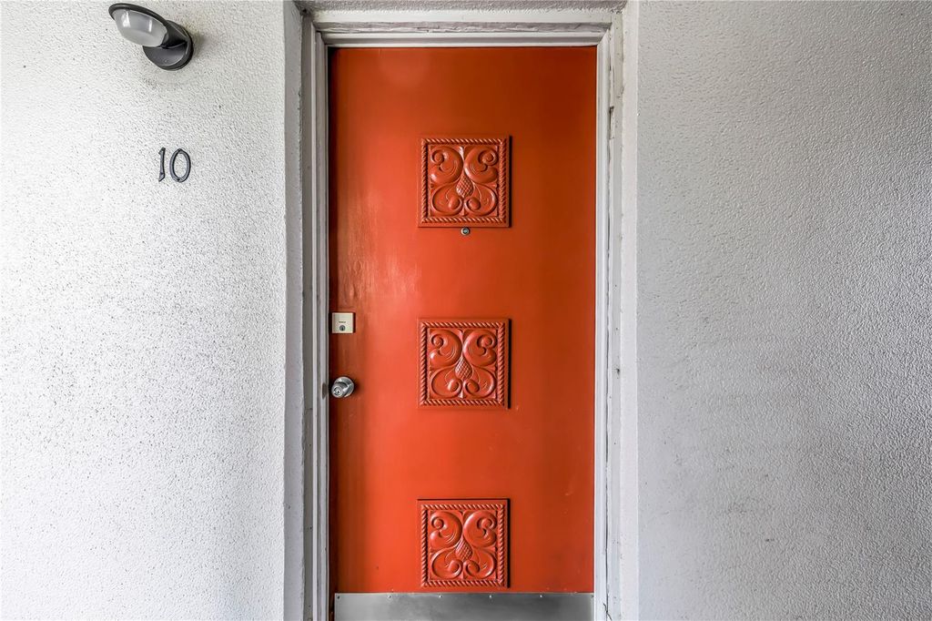Photo of 800 71st Avenue N #10, St Petersburg, FL 33702 (MLS # TB8409483)