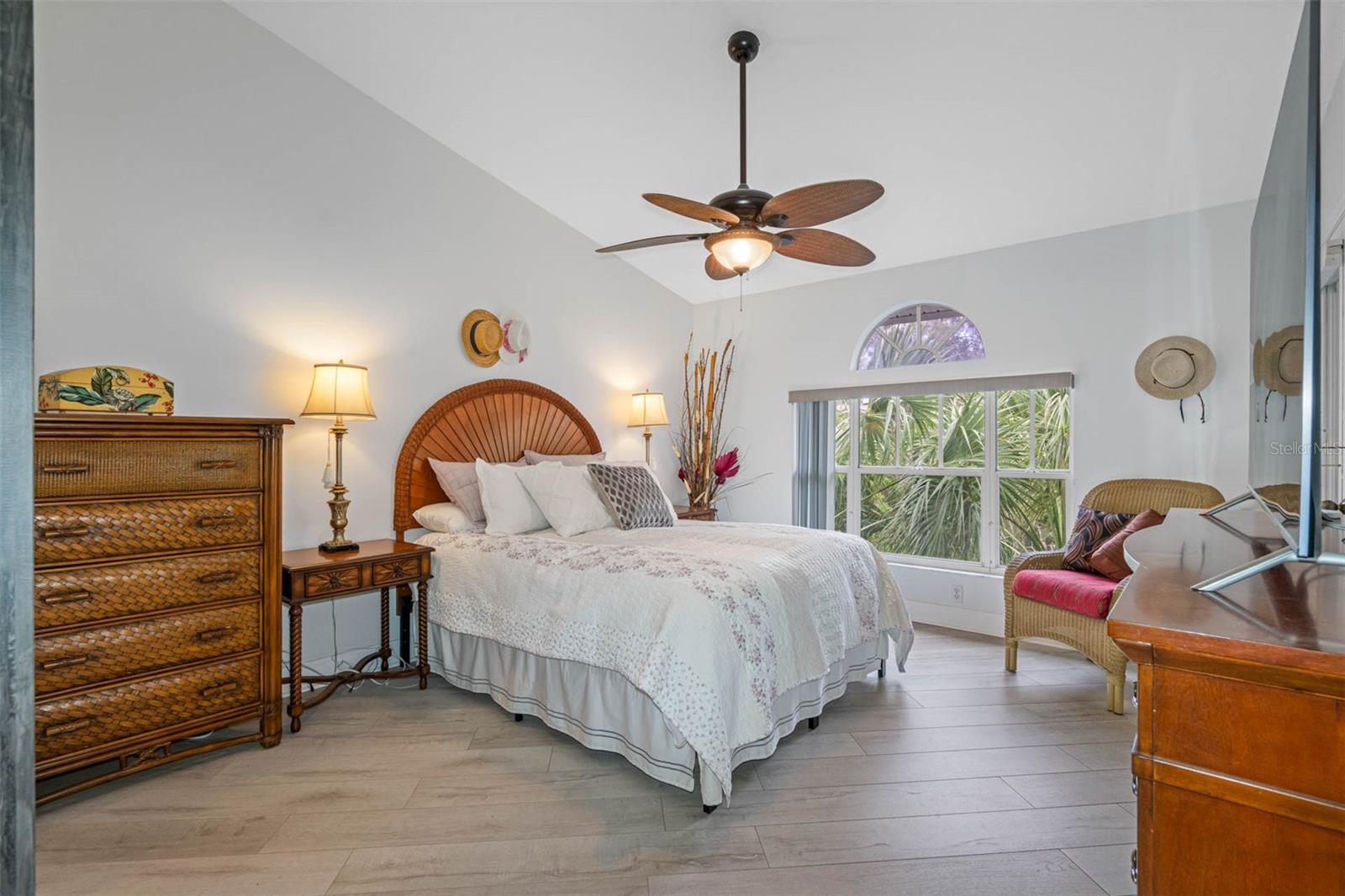 INDIAN TRACE - Residential