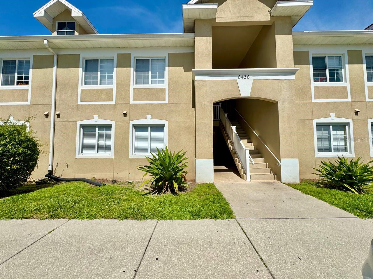 Enjoy comfort and convenience in this bright, second level and top-floor condo located in the heart of Riverview. Featuring three spacious bedrooms with generous closet space and two full bathrooms, this home offers a perfect blend of style and functionality. The sleek, full kitchen boasts ample storage and counter space, ideal for cooking and entertaining. An open-concept dining and living area creates a light, airy atmosphere throughout. Ideally situated near a variety of restaurants, shops, and major highways, this condo provides easy access to everything you need. In addition to the advertised base rent, all residents are enrolled in the Resident Benefits Package (RBP) for $50.00/month which includes HVAC air filter delivery, credit building to help boost your credit score with timely rent payments, utility concierge service making utility connection a breeze during your move-in, and much more! More details upon application. Pets are welcome, 2 pets max, at the owner's discretion, no Aggressive Breeds. Vacant and available now!!