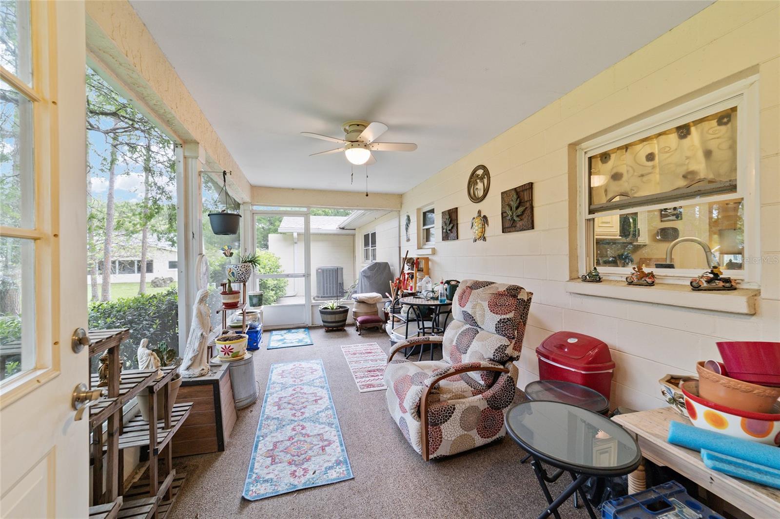 ON TOP OF THE WORLD - Residential