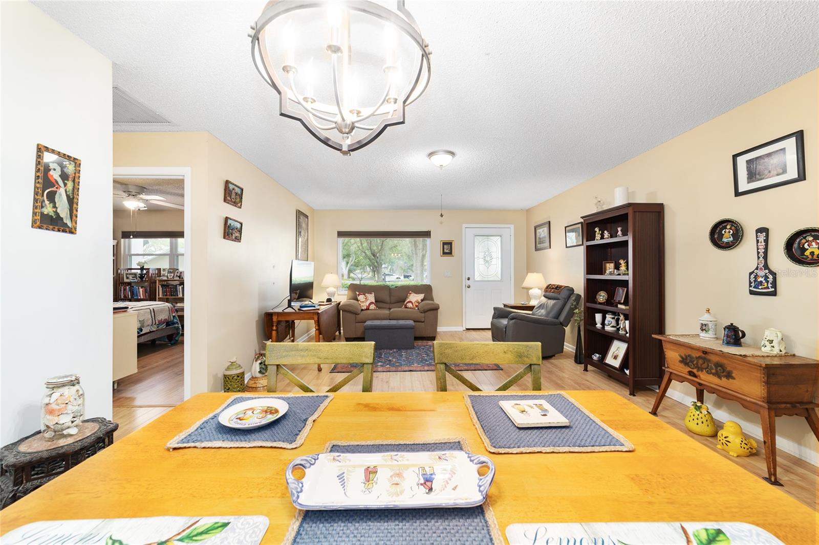 ON TOP OF THE WORLD - Residential