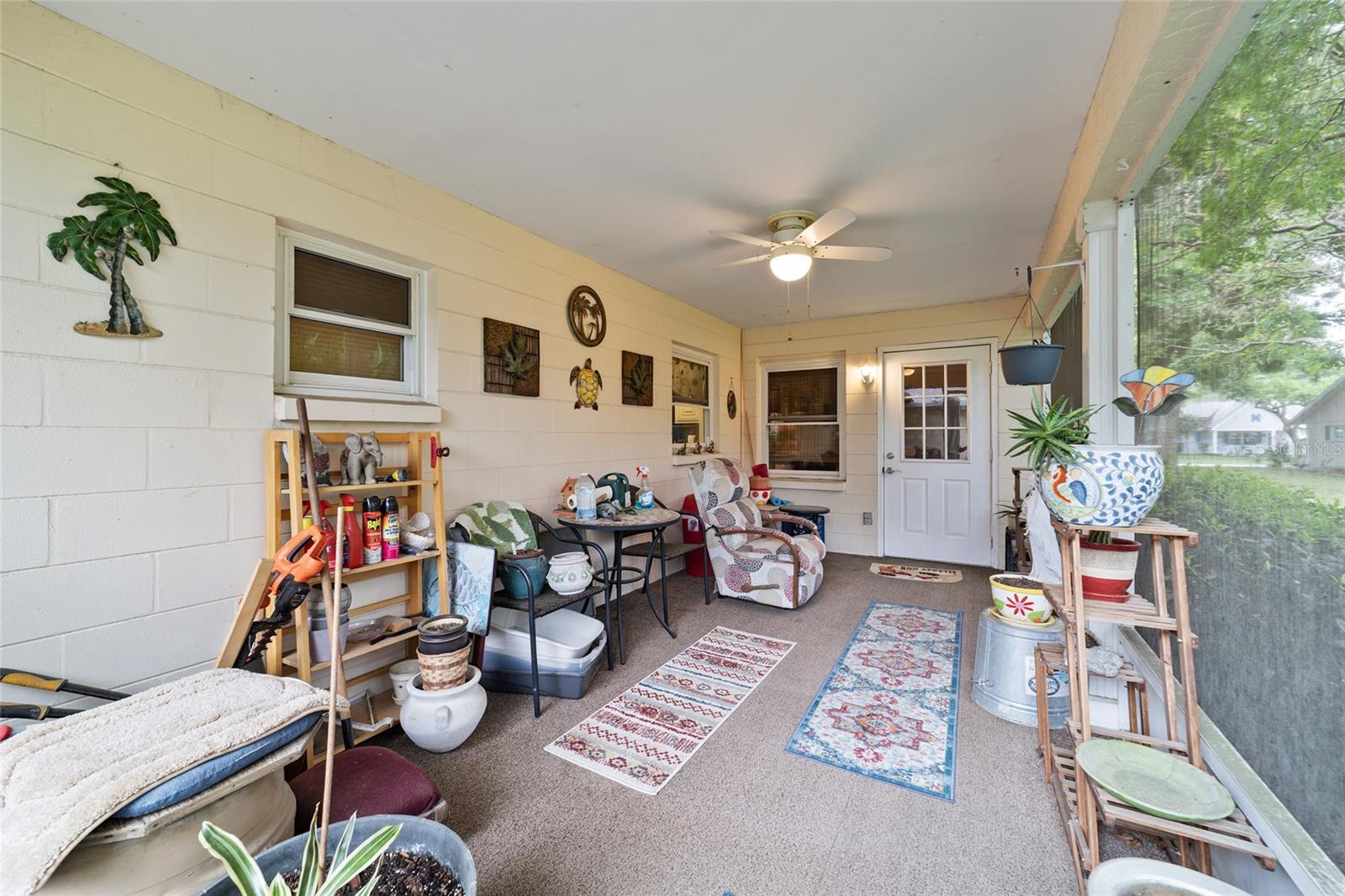 ON TOP OF THE WORLD - Residential