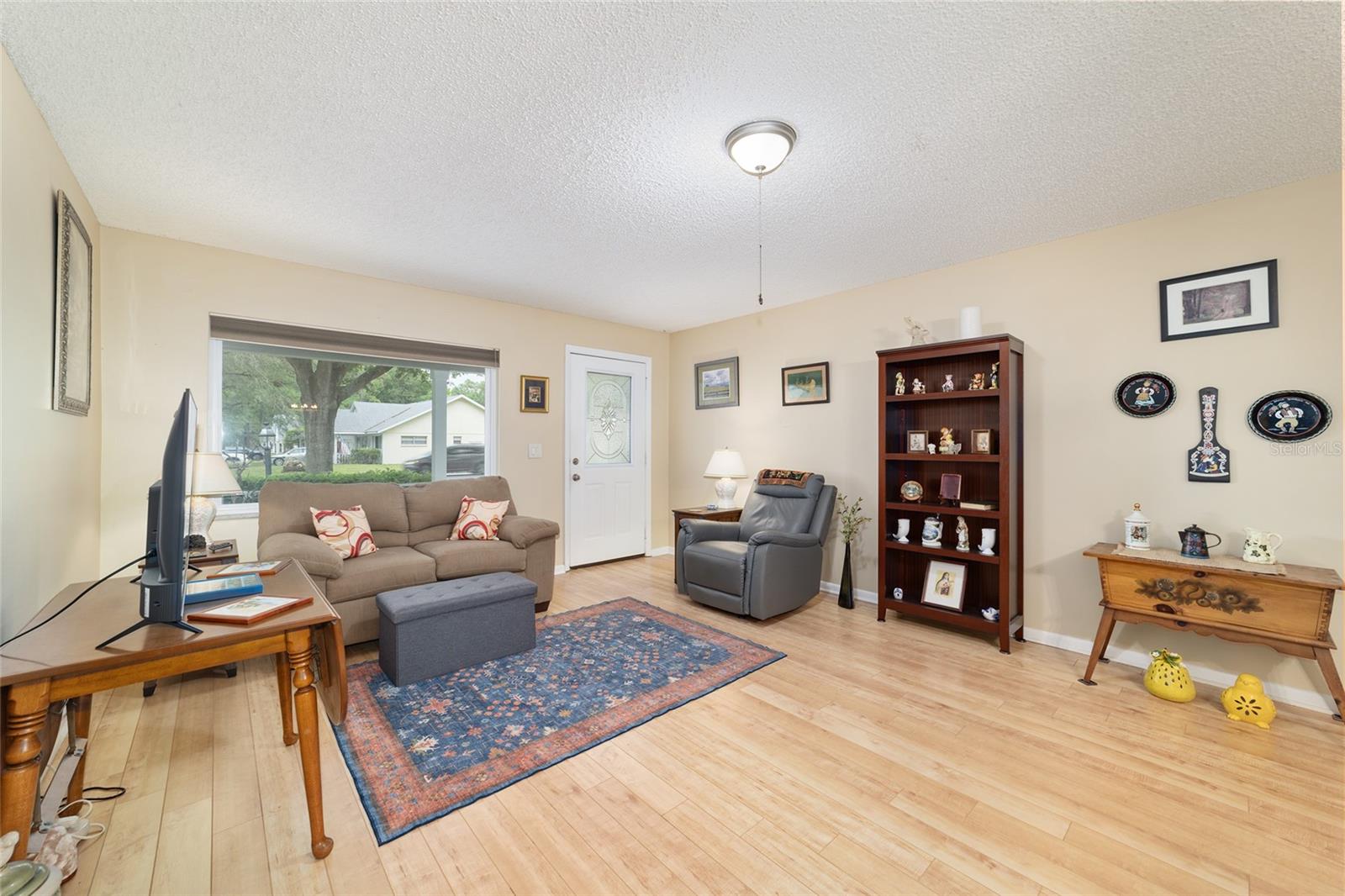 ON TOP OF THE WORLD - Residential