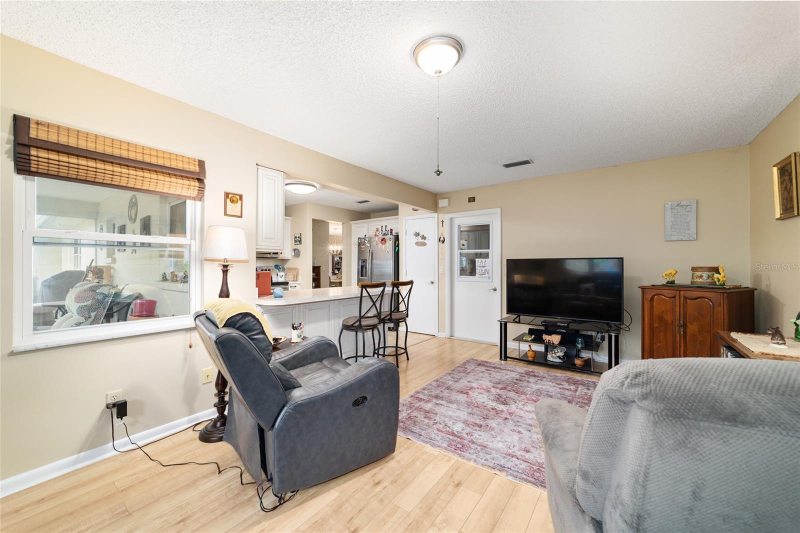 ON TOP OF THE WORLD - Residential