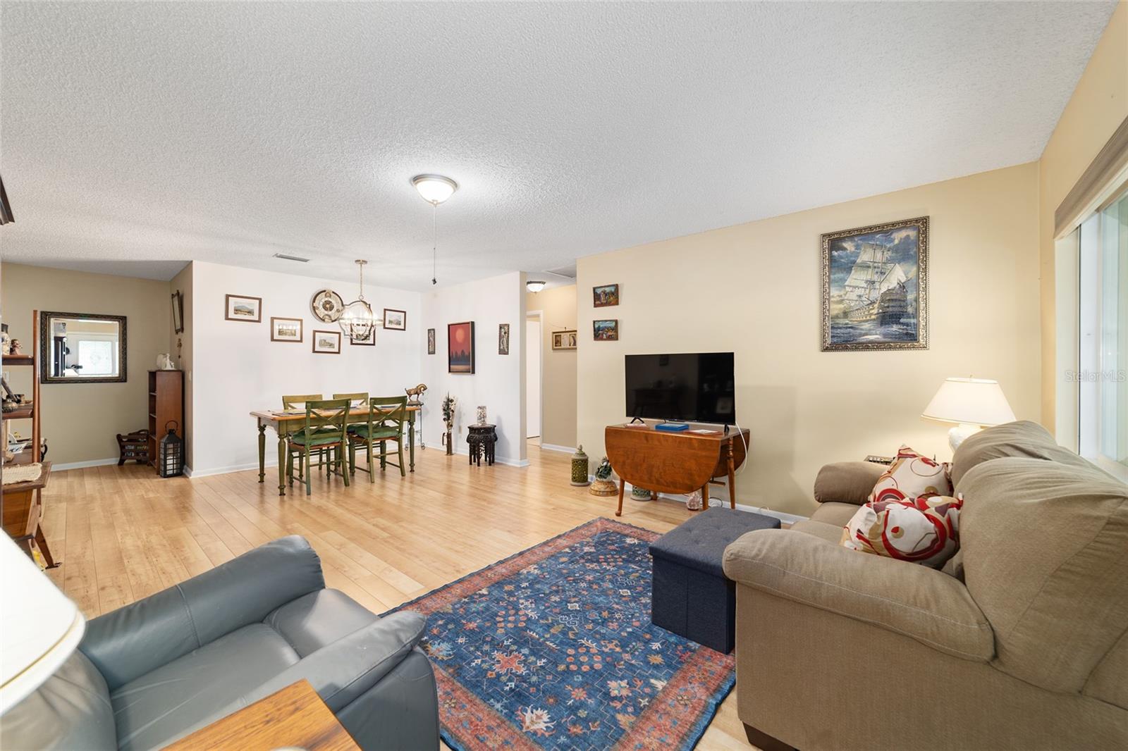 ON TOP OF THE WORLD - Residential