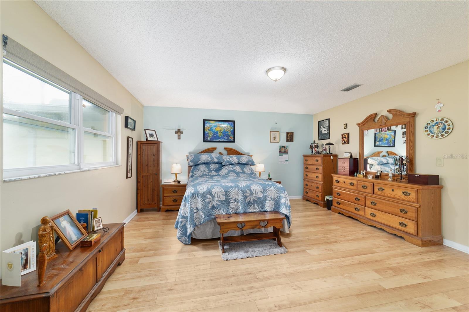 ON TOP OF THE WORLD - Residential