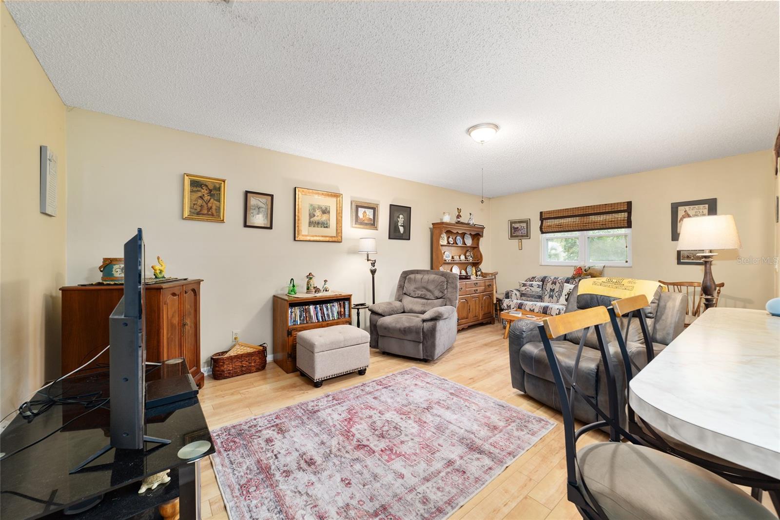 ON TOP OF THE WORLD - Residential