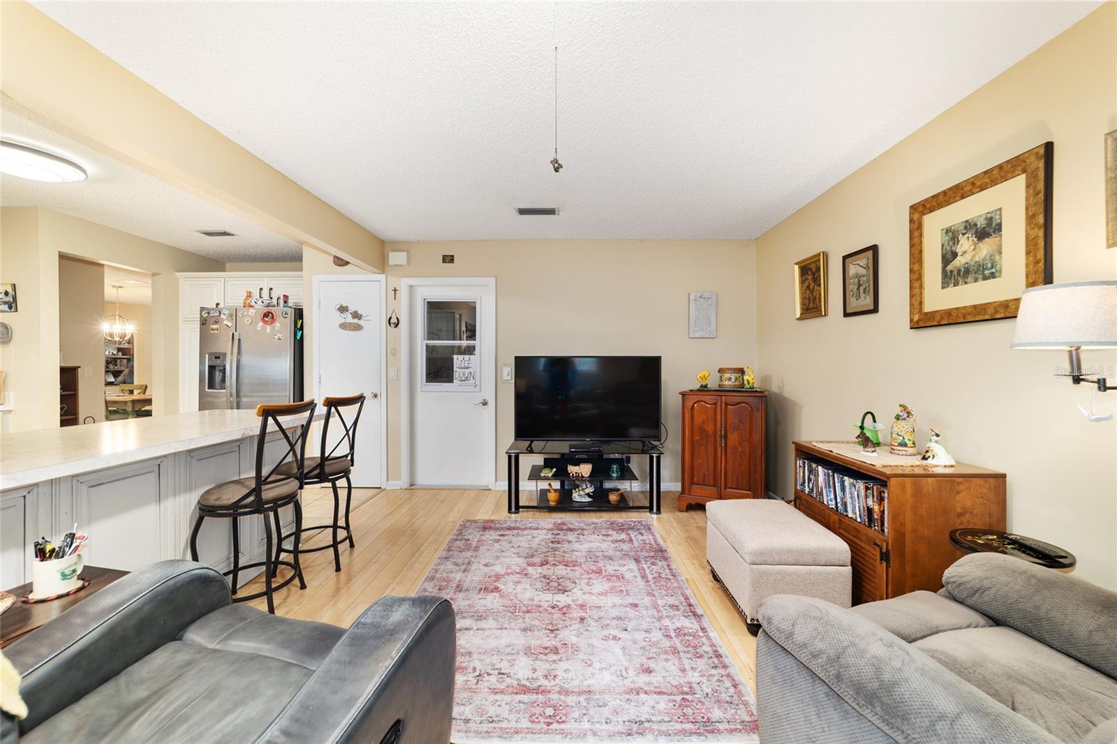 ON TOP OF THE WORLD - Residential