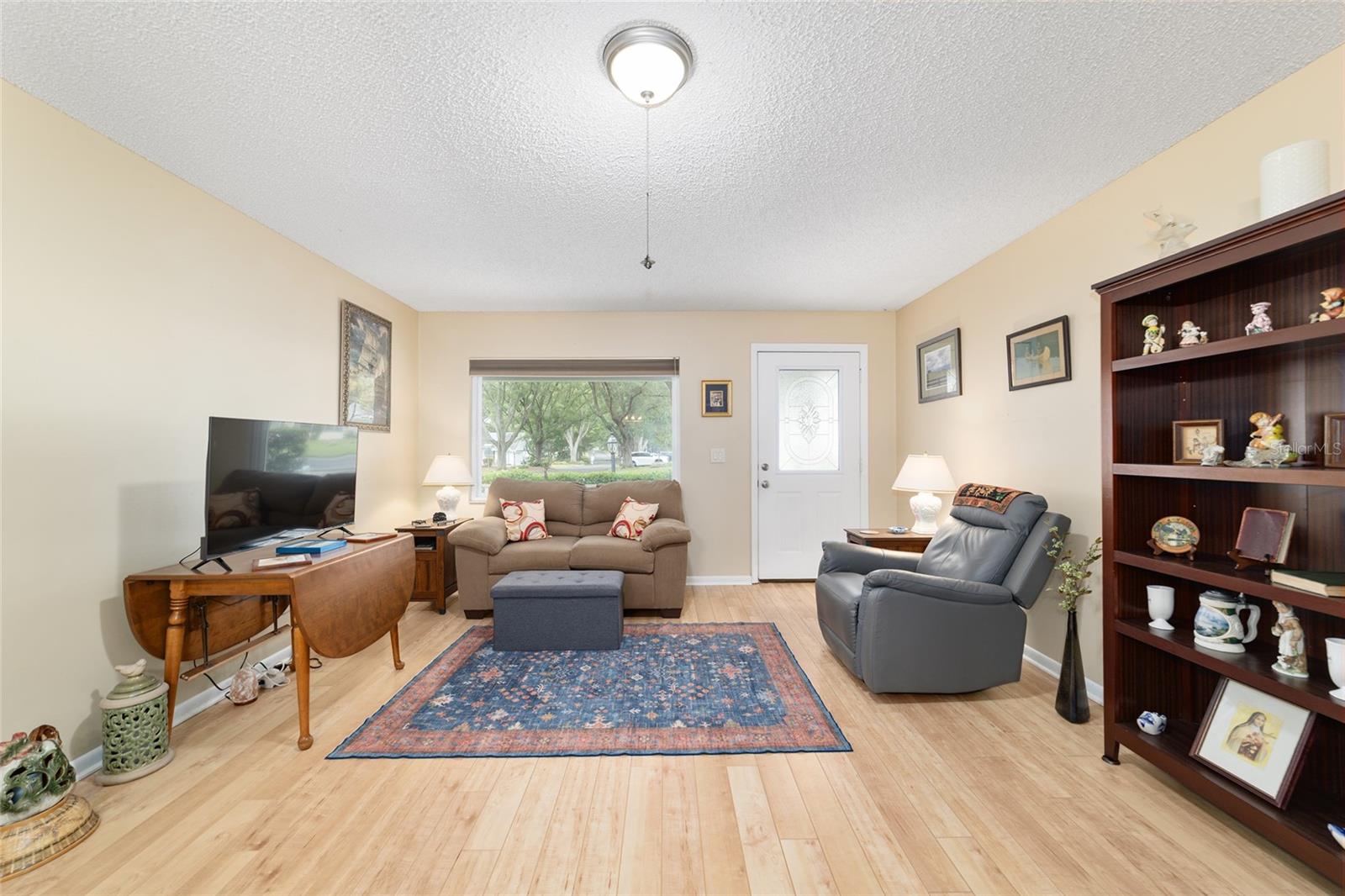 ON TOP OF THE WORLD - Residential