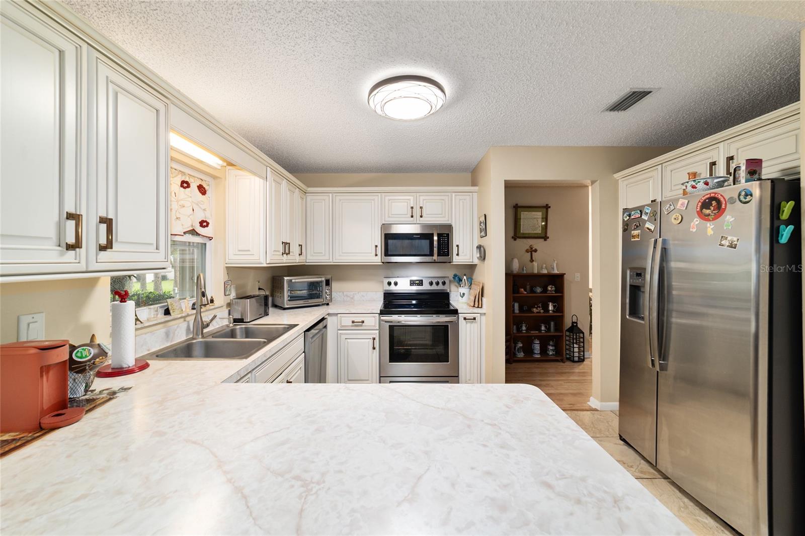 ON TOP OF THE WORLD - Residential