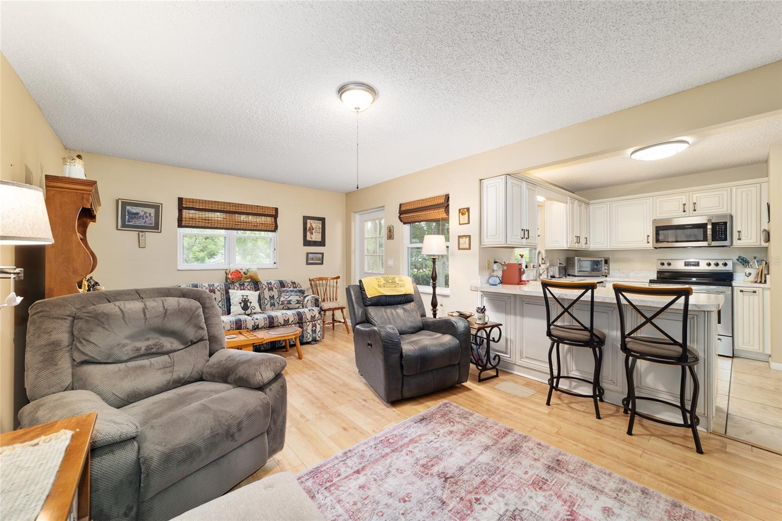 ON TOP OF THE WORLD - Residential