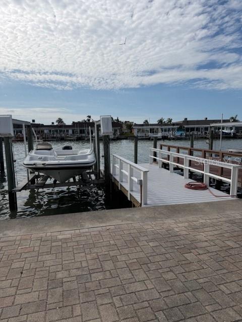 BOCA CIEGA POINT EAST - Residential