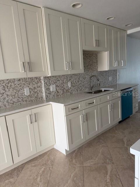 BOCA CIEGA POINT EAST - Residential