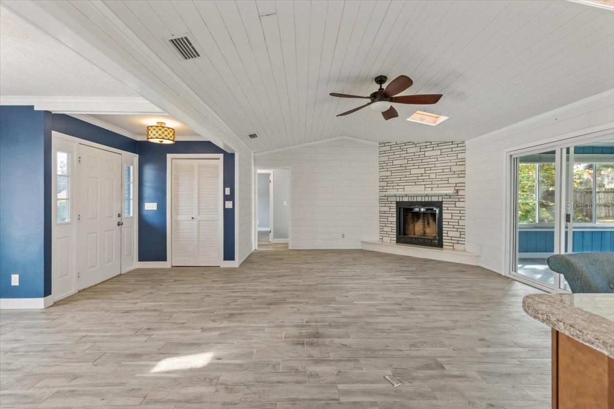 2650 GLENWOOD AVENUE