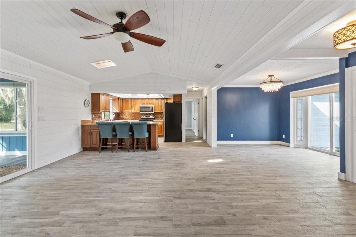 2650 GLENWOOD AVENUE