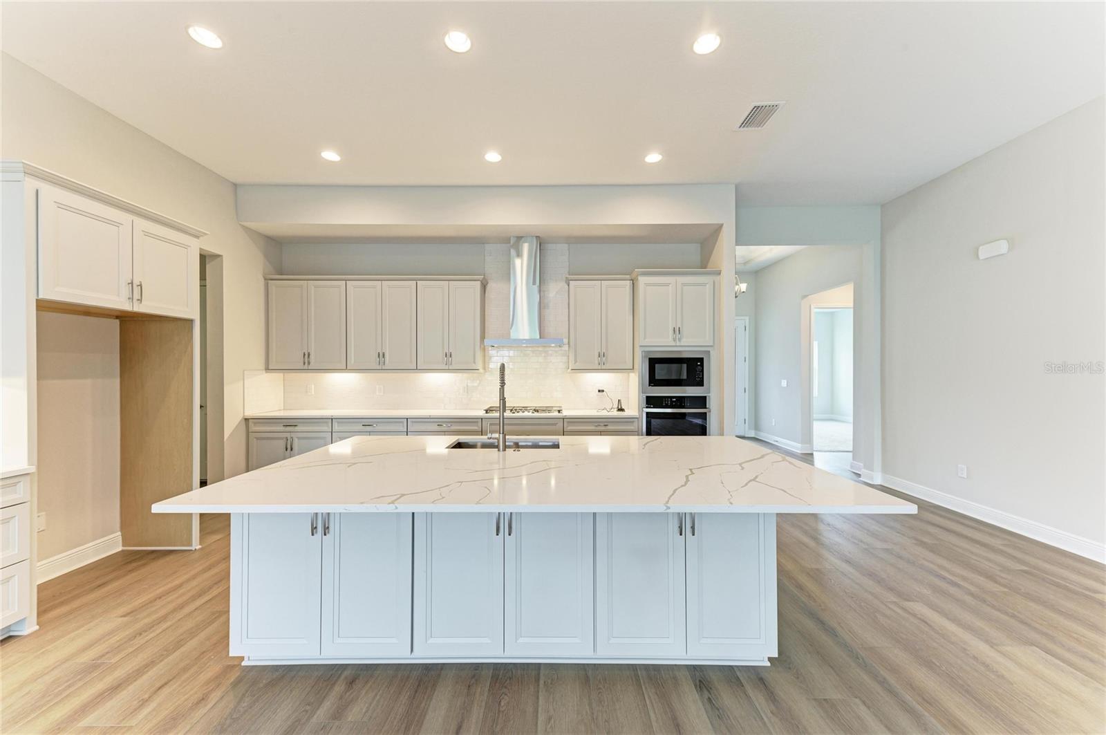 CRESTWOOD ESTATES - Residential