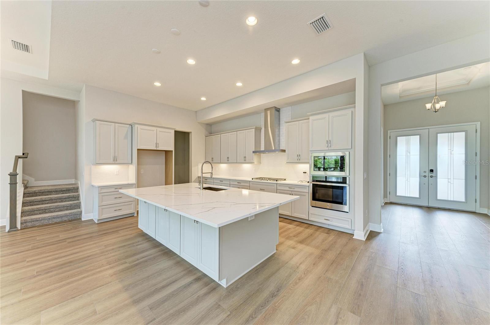 CRESTWOOD ESTATES - Residential