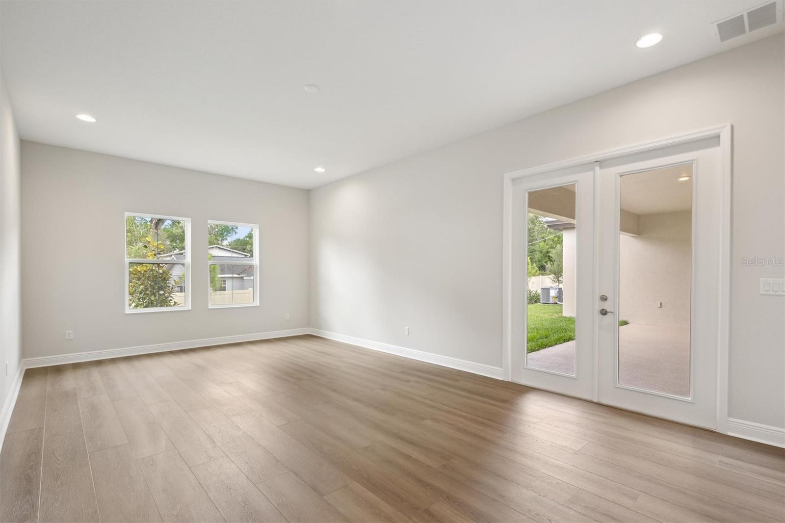 CRESTWOOD ESTATES - Residential