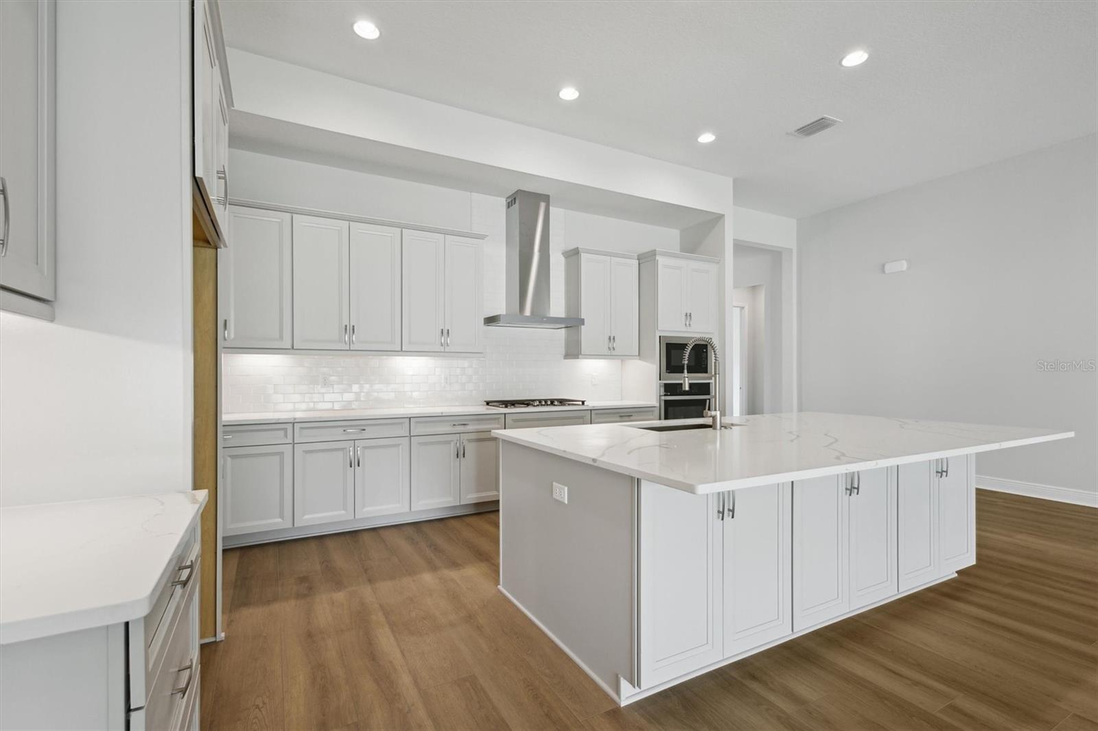 CRESTWOOD ESTATES - Residential