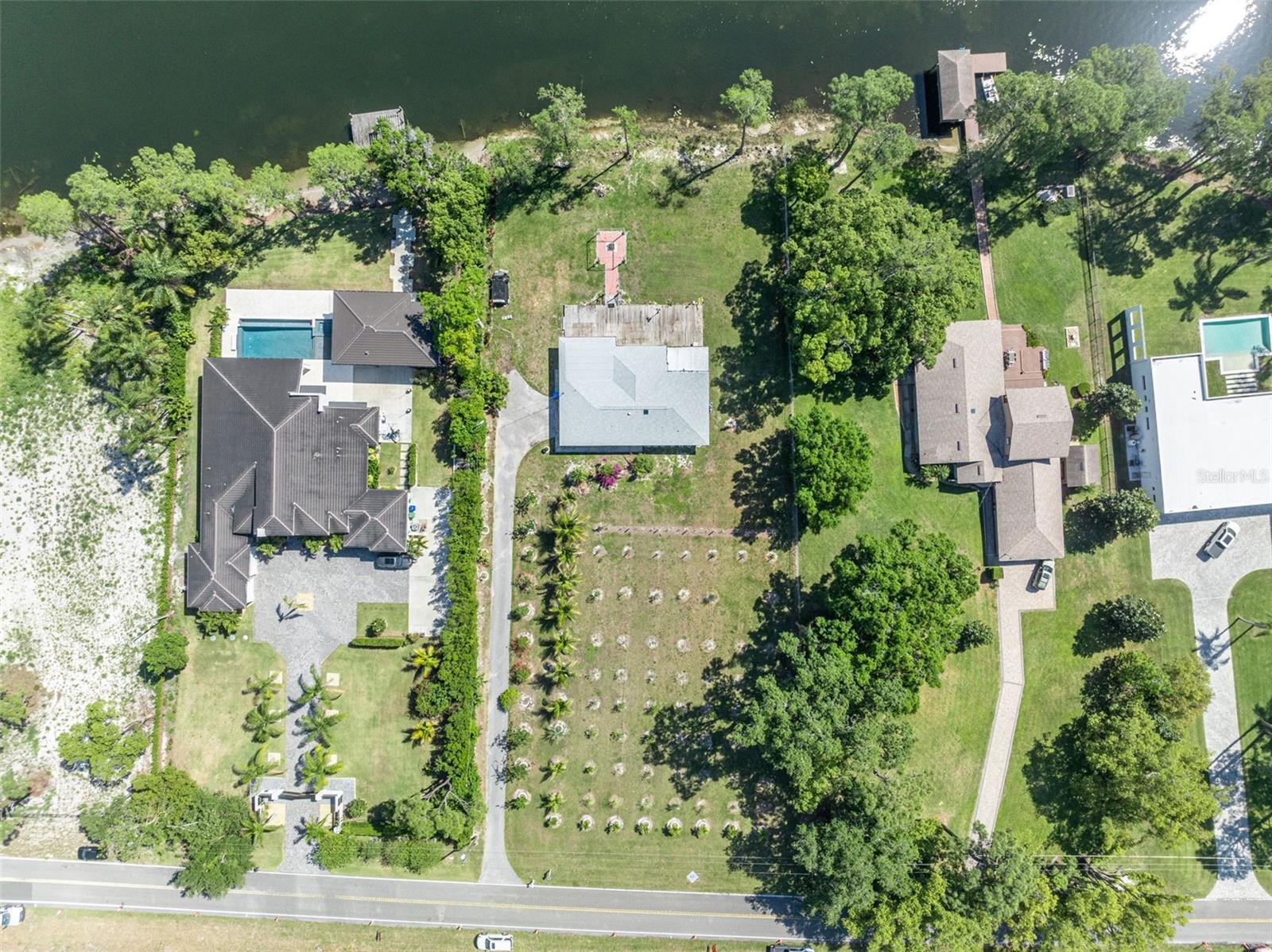 7420 LAKE WILLIS DRIVE