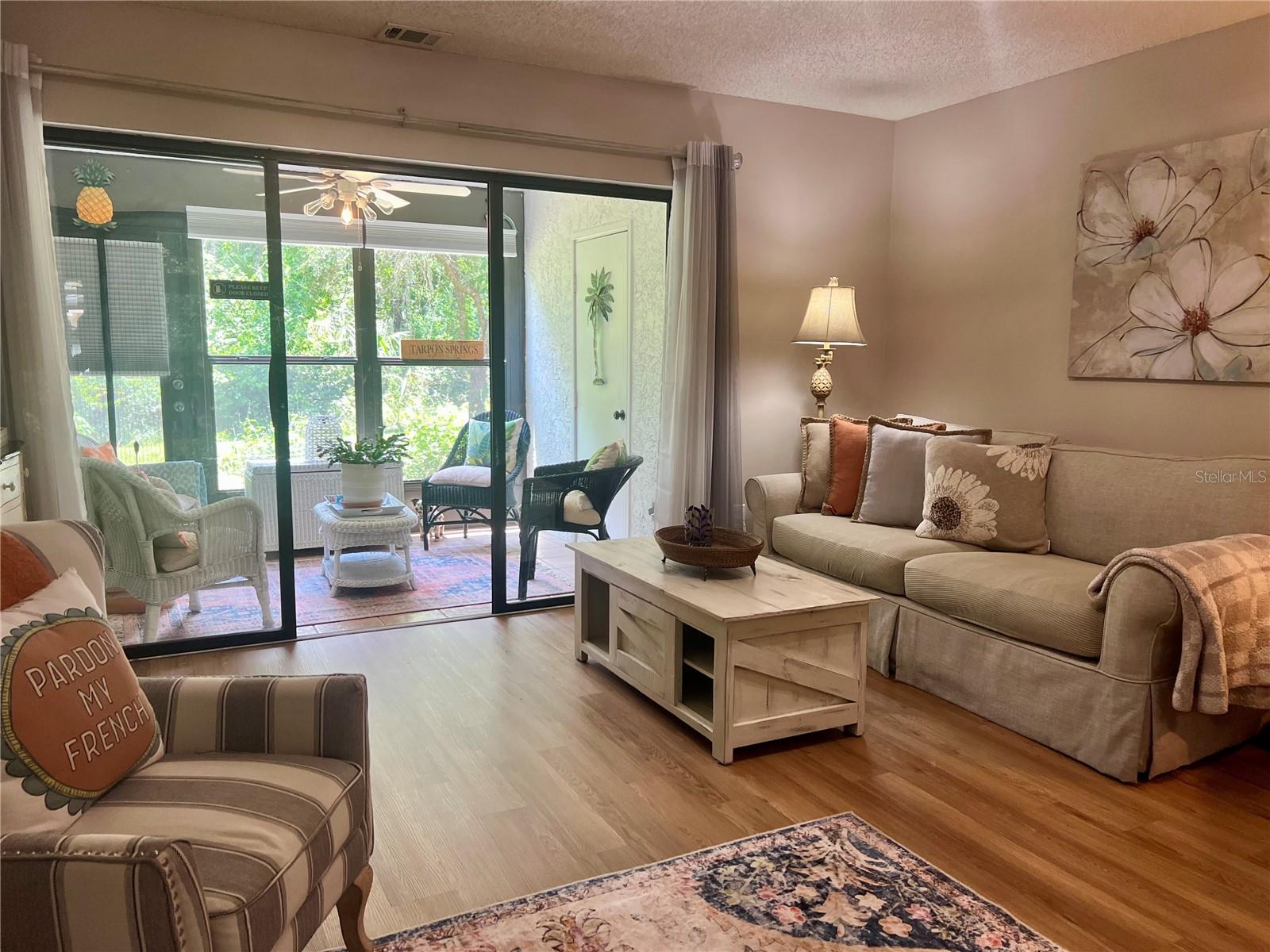 EL PASADO A CONDO - Residential