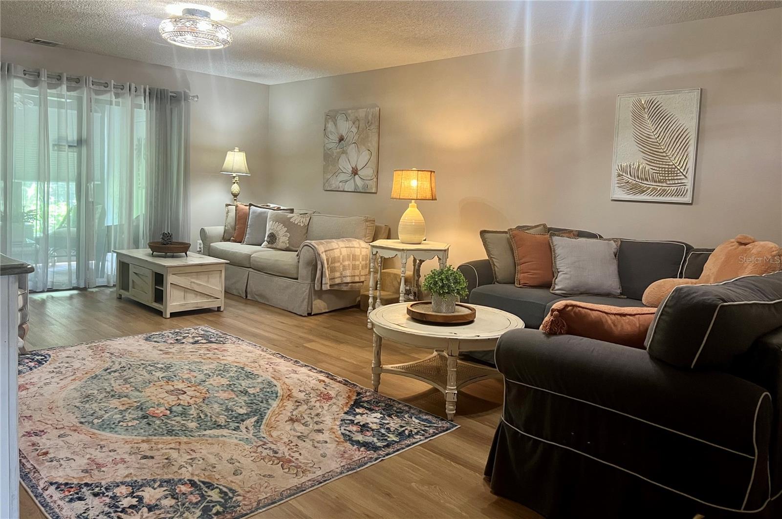 EL PASADO A CONDO - Residential