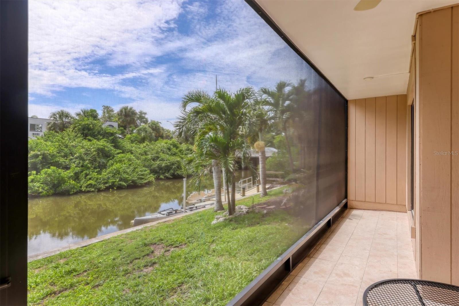 BAYOU HOUSE APTS - Residential