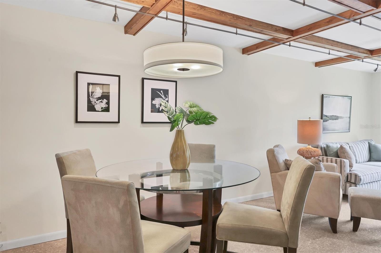 BAYOU HOUSE APTS - Residential