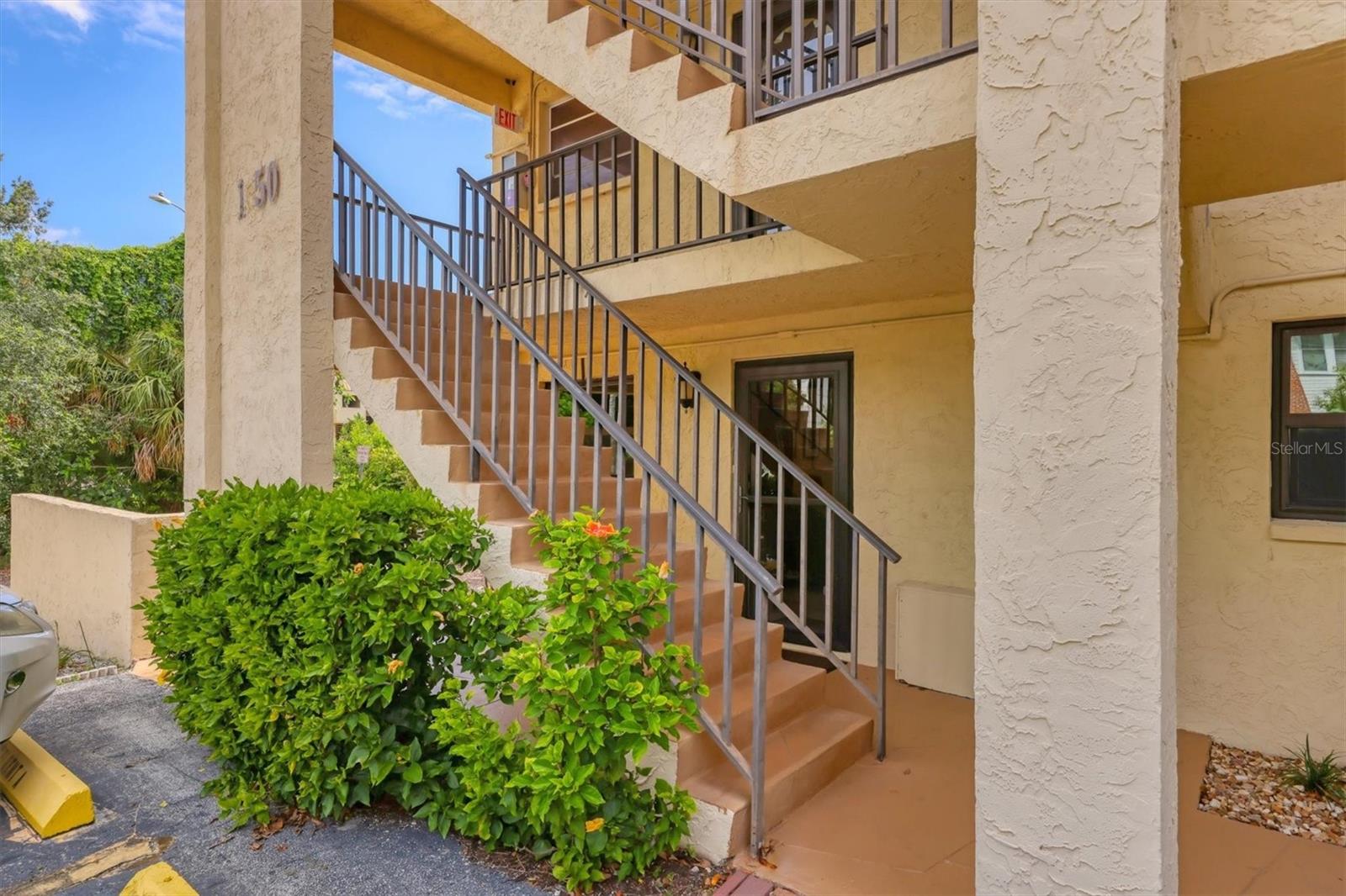 BAYOU HOUSE APTS - Residential