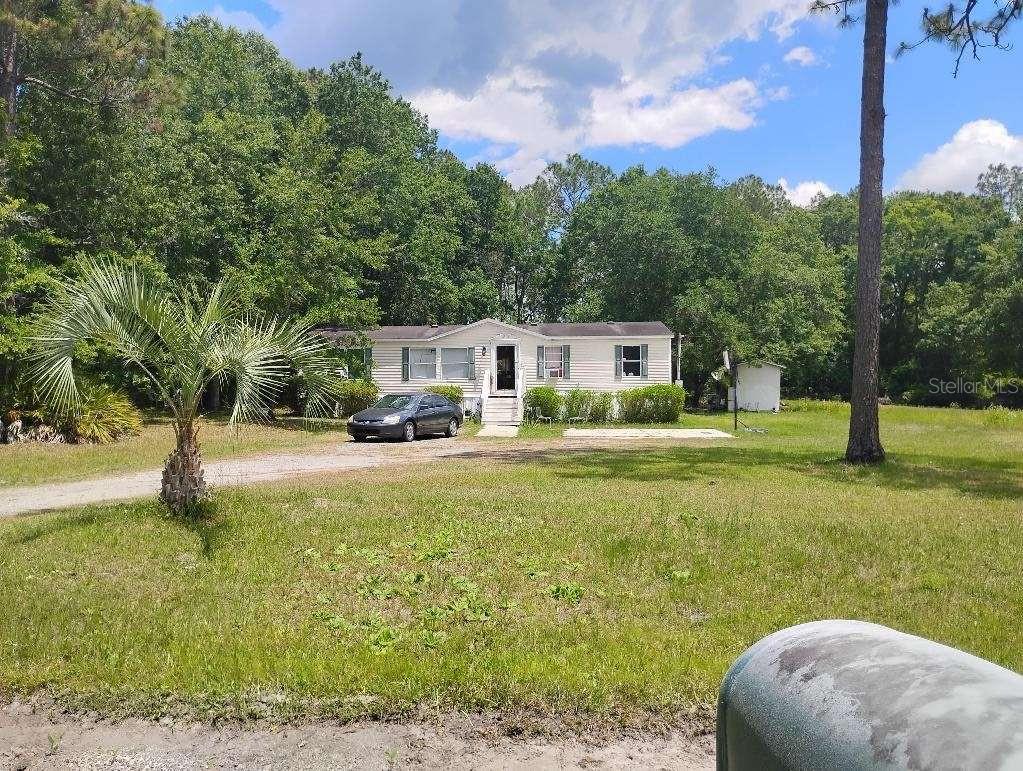 Investor Special – 13907 NE 180th St, Waldo, FL Opportunity knocks with this 2002 3-bedroom, 2-bath doublewide mobile home on nearly an acre in Lake Alto Estates. The home sits on a paved road and offers over 1,500 square feet of living space. It needs full TLC—paint, flooring, and repairs throughout—but it’s priced at less than 50 cents on the dollar, leaving plenty of room to build equity or turn a solid profit.
Enjoy the serene setting just a few hundred feet from Lake Alto, one of the area's hidden gems for boating, fishing, and peaceful views. There’s also a public boat ramp and nature preserve just 1 mile away, making this ideal for outdoor lovers or someone looking for a quiet place to be your home.
Whether you’re an investor, flipper, or handy homeowner, this is a rare chance to grab a high-potential property at a deep discount.