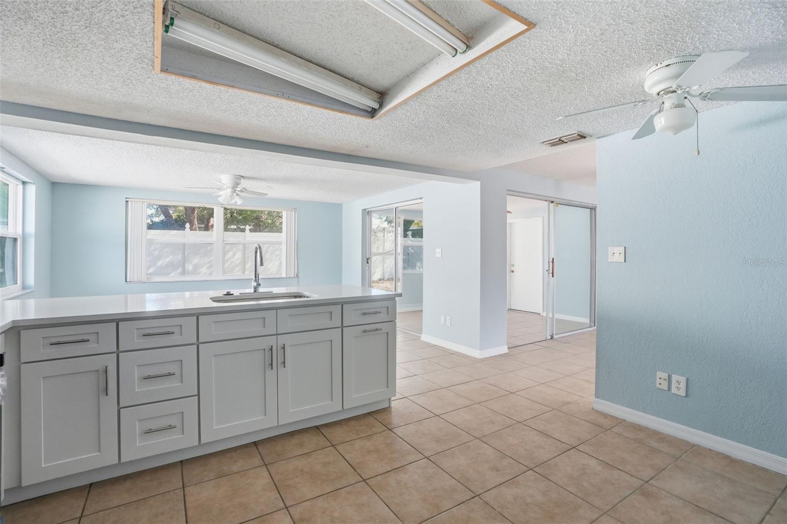 EMBASSY HILLS - Residential