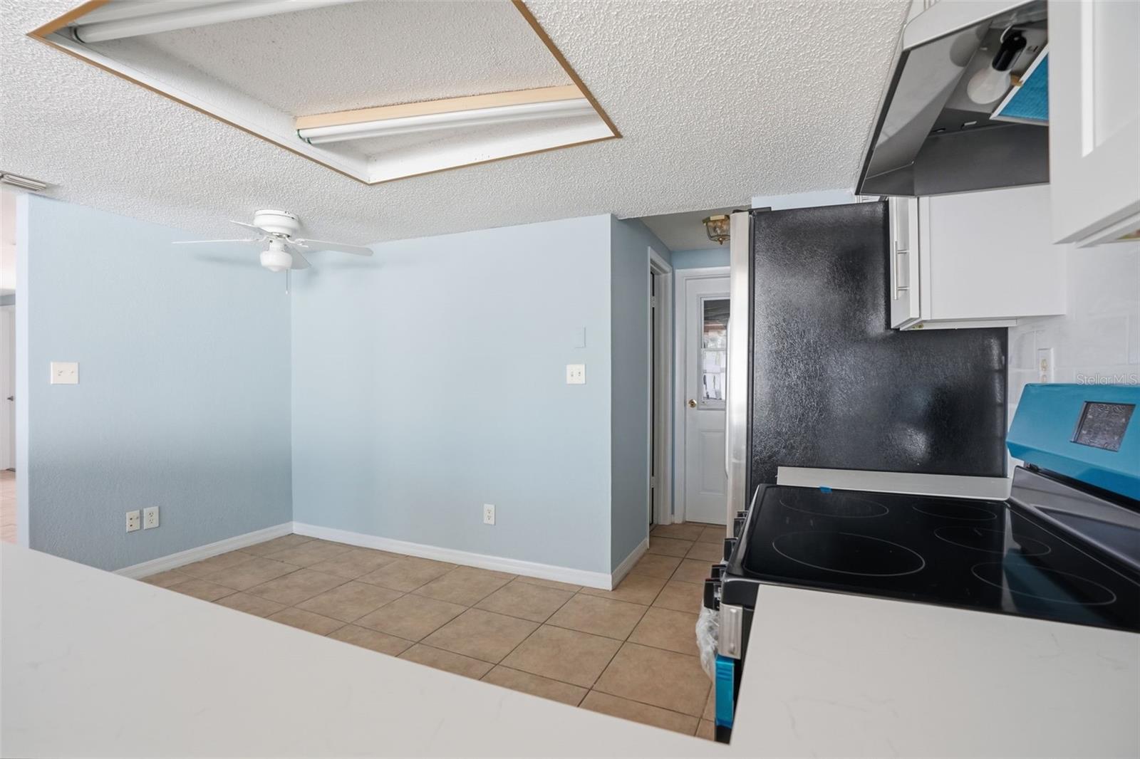 EMBASSY HILLS - Residential