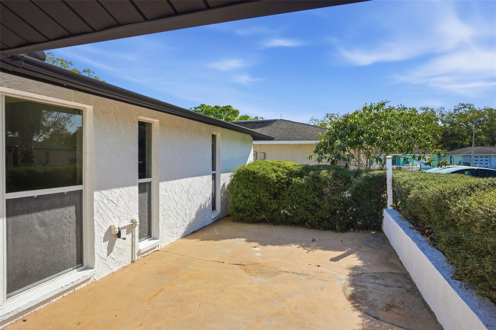 EMBASSY HILLS - Residential