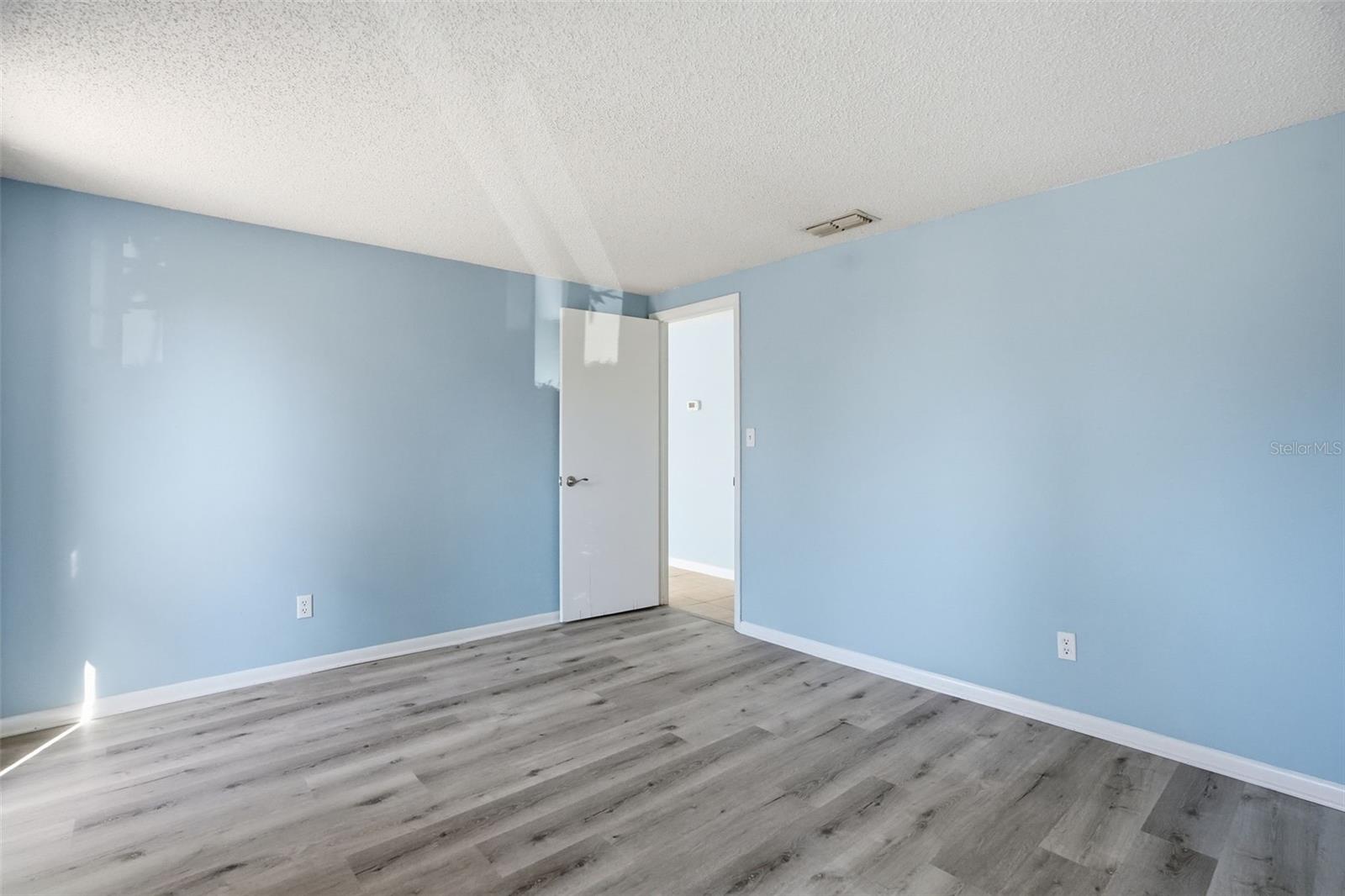 EMBASSY HILLS - Residential